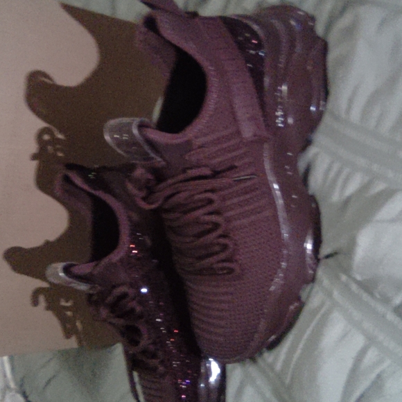 Shoes - Picture 2 of 3